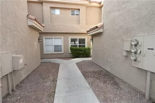 Photo #1: 2688856 Listing 