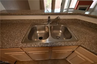 Photo #5: 2688856 Listing 