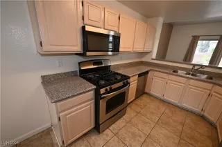 Photo #6: 2688856 Listing 