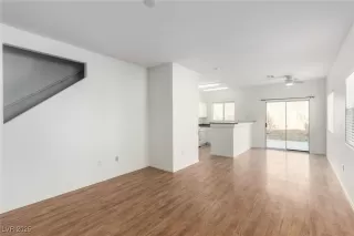 Photo #4: 2688857 Listing