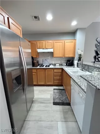 Photo #2: 2688895 Listing 