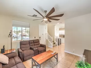 Photo #4: 2688908 Listing