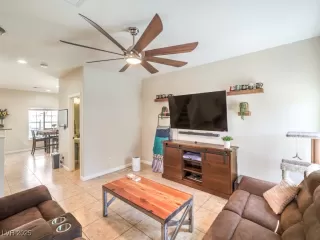 Photo #5: 2688908 Listing