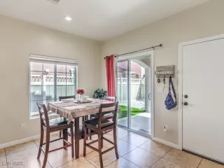 Photo #6: 2688908 Listing