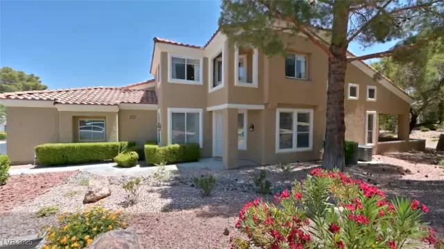 MLS: 2688925 Condo For Sale