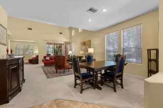 Photo #6: 2688925 Listing