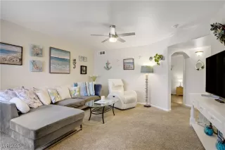 Photo #1: 2688958 Listing 