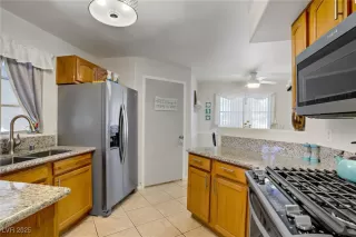 Photo #3: 2688958 Listing 