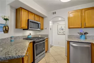 Photo #4: 2688958 Listing 