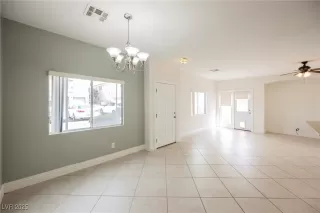 Photo #2: 2688972 Listing