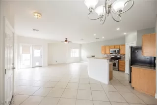 Photo #3: 2688972 Listing