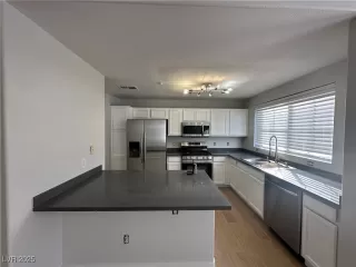 Photo #4: 2688979 Listing 
