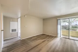 Photo #5: 2688981 Listing 