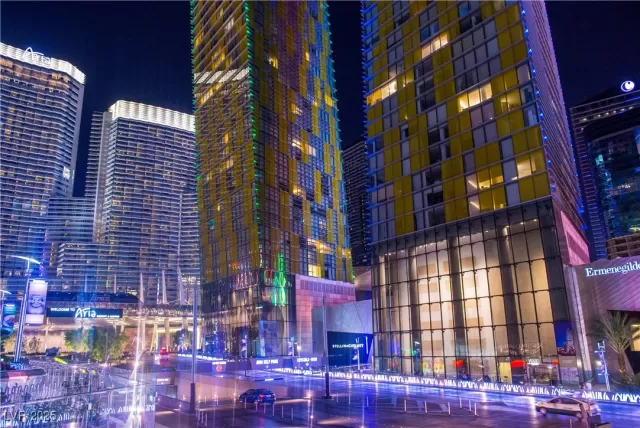 MLS: 2689000 Condo For Sale