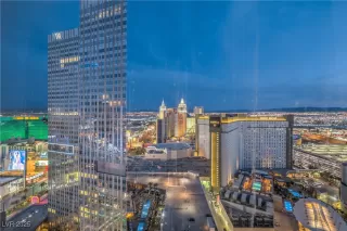 Photo #2: 2689000 Listing 