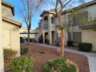 Photo #2: 2689011 Listing