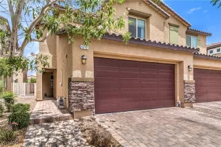 Photo #2: 2689012 Listing