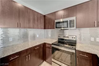 Photo #6: 2689017 Listing 