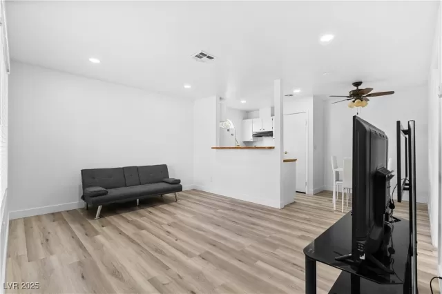 MLS: 2689024 Condo For Sale