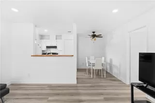 Photo #2: 2689024 Listing 