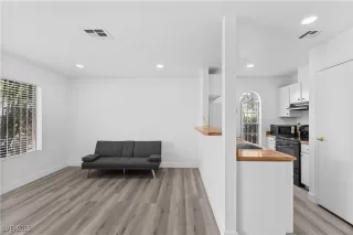 Photo #4: 2689024 Listing 