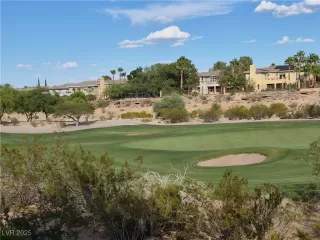 Photo #3: 2689045 Listing 