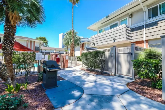 MLS: 2689046 Condo For Sale