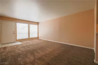 Photo #3: 2689046 Listing 