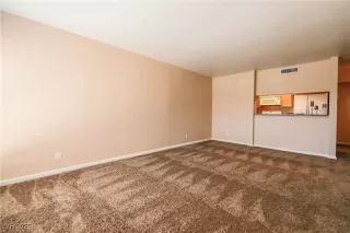 Photo #4: 2689046 Listing 