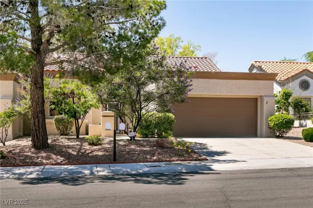 MLS: 2689054 Condo For Sale