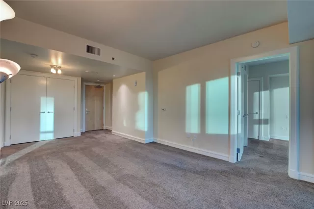 MLS: 2689066 Condo For Sale