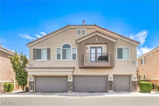 MLS: 2689069 Condo For Sale