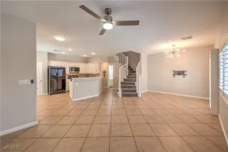 Photo #4: 2689069 Listing 