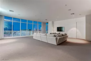 Photo #1: 2689083 Listing