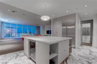 Photo #4: 2689083 Listing