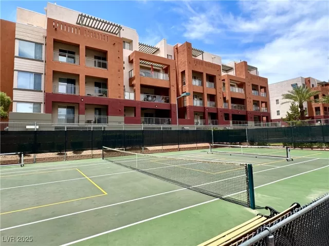 MLS: 2689125 Condo For Sale