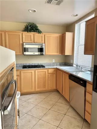 Photo #5: 2689125 Listing 