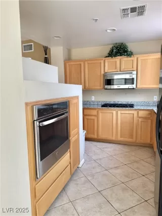 Photo #6: 2689125 Listing 