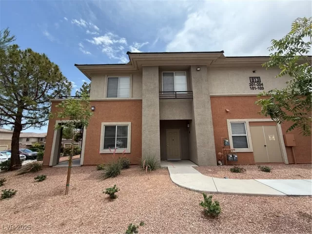 MLS: 2689162 Condo For Sale