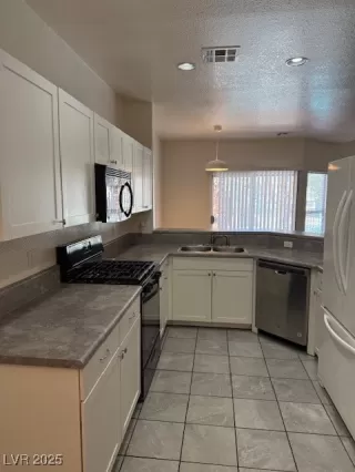 Photo #5: 2689181 Listing 