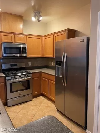 Photo #2: 2689197 Listing 