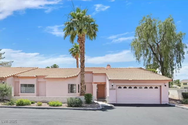 MLS: 2689199 Condo For Sale