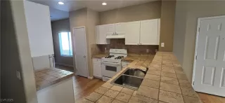 Photo #2: 2689200 Listing 