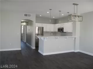Photo #3: 2689205 Listing 