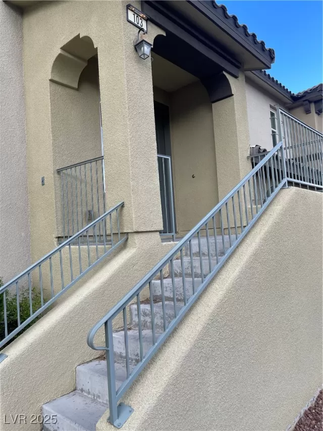 MLS: 2689227 Condo For Sale