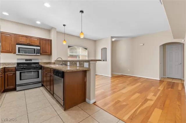 MLS: 2689260 Condo For Sale