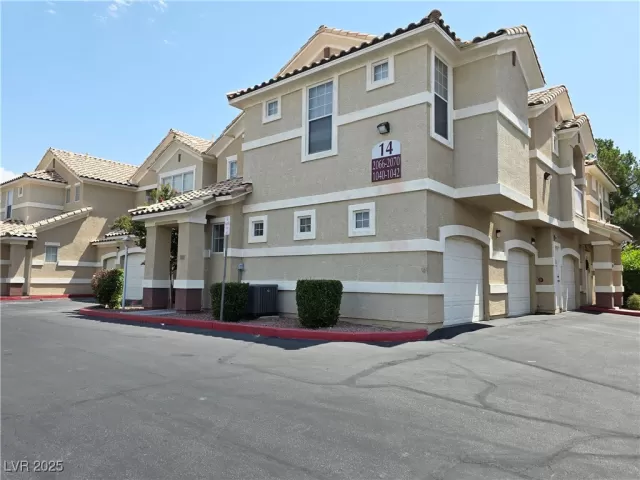 MLS: 2689294 Condo For Sale