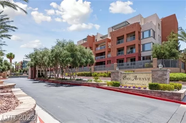 MLS: 2689309 Condo For Sale