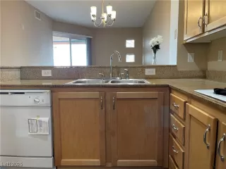 Photo #3: 2689309 Listing 