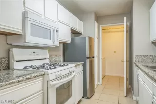 Photo #3: 2689312 Listing 